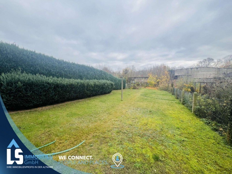 Garten Doppelhaush�lfte Flechtingen