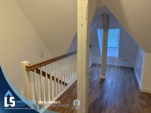 Treppe vom DG ins OG 5 Zimmer und 3 B�der - Gro�z�gige, lichtstarke Maisonettwohnung mit Balkon und Stellplatz in Stendal
