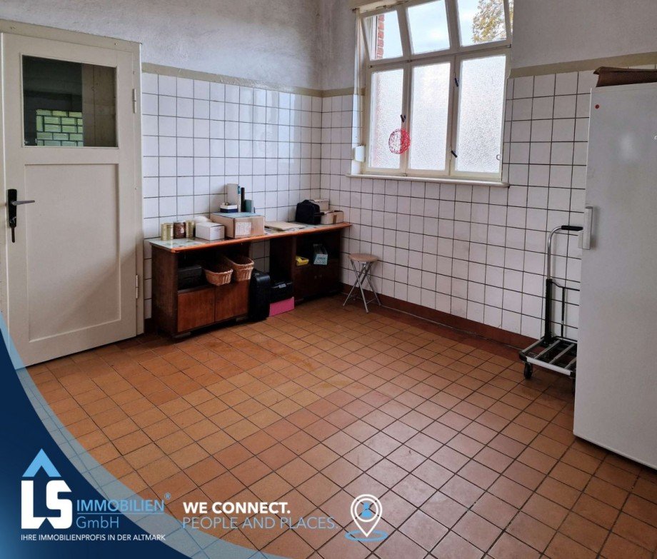 Backstube Raum mit Durchgang zur Garage Einfamilienhaus Osterburg (Altmark) OT Gladigau