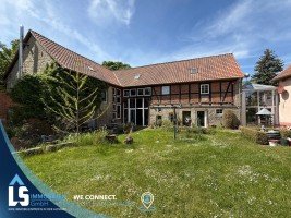 Hauptbild Spektakul�res Fachwerkensemble mit ausgebauter Feldsteinscheune und K�nstlergarten in Ostingersleben