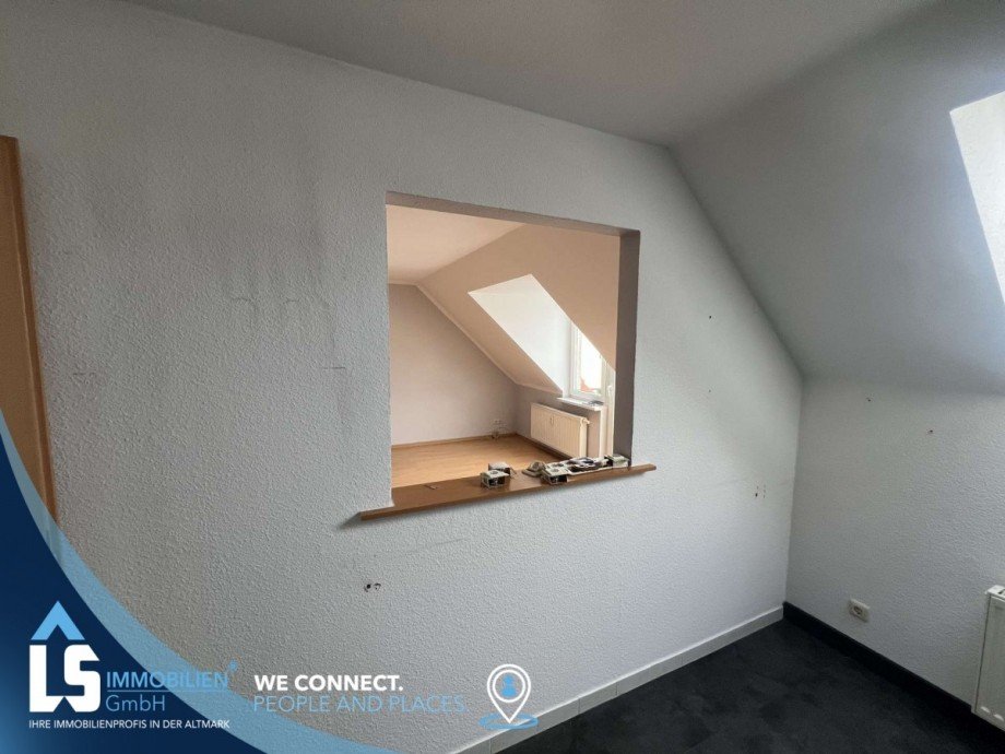 Durchreiche zur K�che Dachgeschosswohnung Dahlenwarsleben