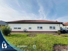 Hausansicht Gro�es Haus mit sch�nem Grundst�ck in ruhiger Lage!