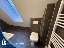Bad DG 2.jpg 5 Zimmer und 3 B�der - Gro�z�gige, lichtstarke Maisonettwohnung mit Balkon und Stellplatz in Stendal