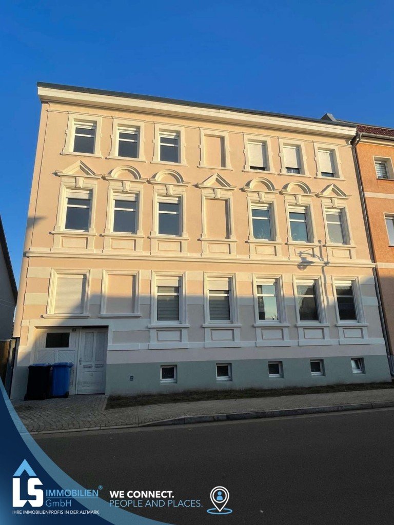 Hausansicht Tangerh�tte Etagenwohnung Gem�tliche 2-Raum-Wohnung