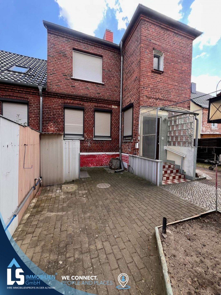Hausansicht Hofseite Doppelhaush�lfte Bittkau