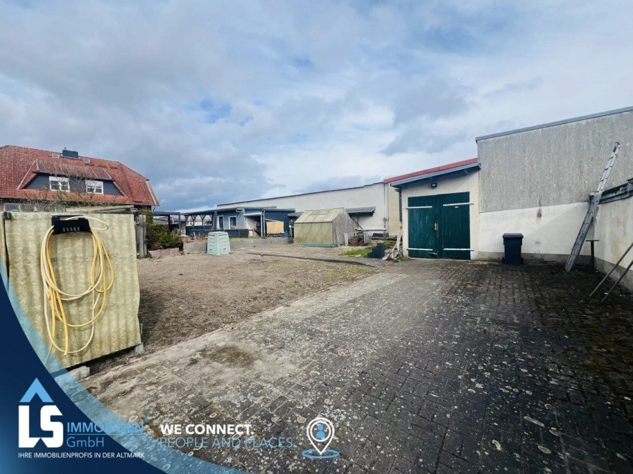 Garten hinterm Haus Doppelhaush�lfte Tangerm�nde