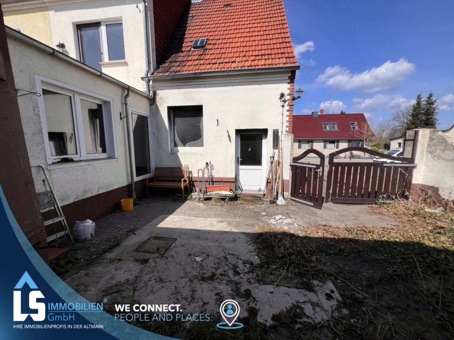 Innenhof Doppelhaush�lfte Tangerm�nde