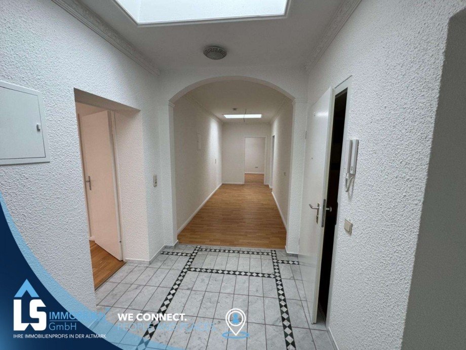 Eingangsbereich Dachgeschosswohnung Magdeburg