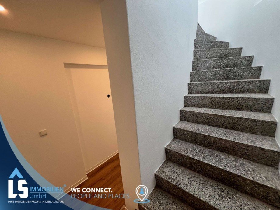 Treppe ins OG Wohnung Tangerm�nde