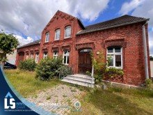 Au�enansicht Platz f�r die ganze Familie. Einfamilienhaus mit gro�em Grundst�ck