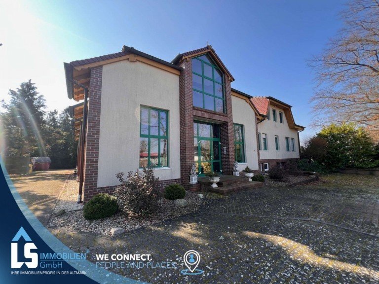 Hausansicht Wusterhausen/Dosse Wohn- / Gesch�ftshaus Wohnen auf h�chstem Niveau: Exklusives Ensemble aus zwei Wohneinheiten und Premium-Gewerbe