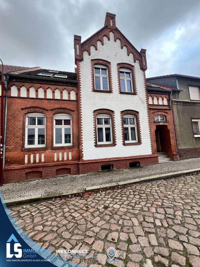 Hausansicht Tangerm�nde Reihenmittelhaus gro�z�giges Reihenmittelhaus in Tangerm�nde