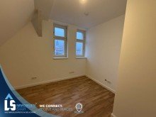 Schlafzimmer 2 DG.jpg 5 Zimmer und 3 B�der - Gro�z�gige, lichtstarke Maisonettwohnung mit Balkon und Stellplatz in Stendal