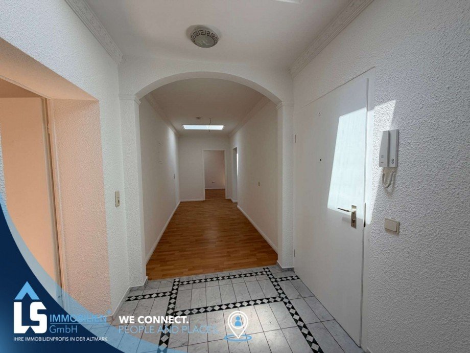 Flur Dachgeschosswohnung Magdeburg