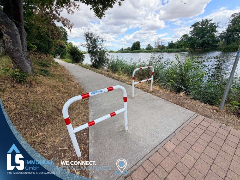 Radweg direkt an der Saale Bungalow Calbe (Saale)