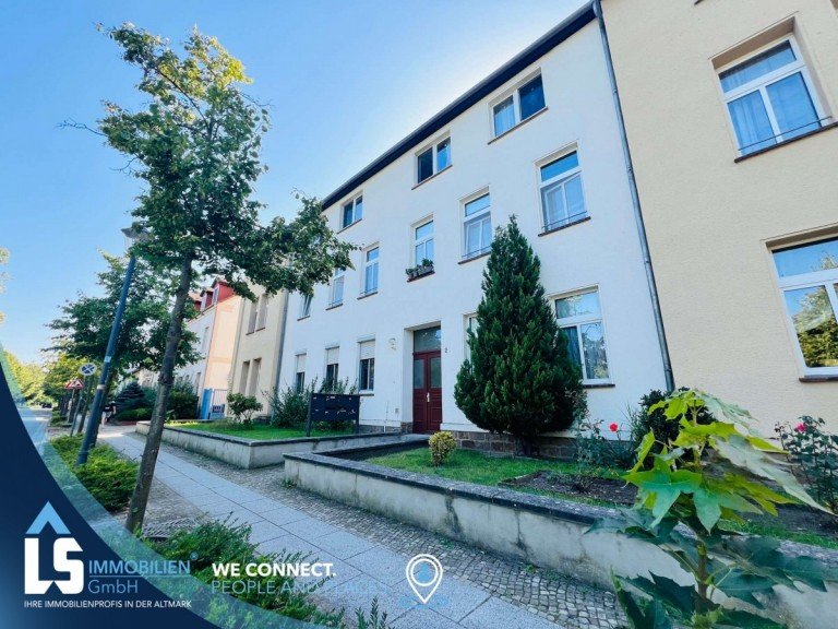 Hausansicht Stra�enseite Osterburg (Altmark) Erdgeschosswohnung Gro�z�gig und ruhig!