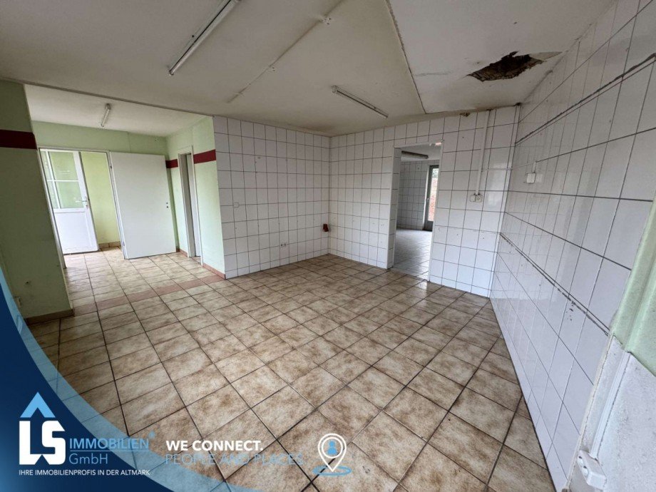 Gewerbeeinheit Mehrfamilienhaus Rog�tz