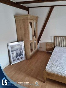 2. Schlafzimmer Gro�z�gige m�blierte 3 Zimmerwohnung in der Innenstadt von Stendal