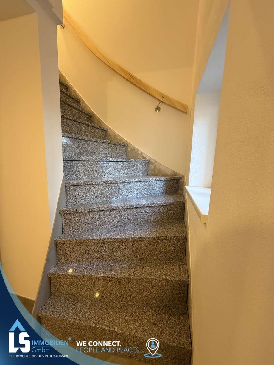 Aufgang zum EG.jpg Zweifamilienhaus Stendal