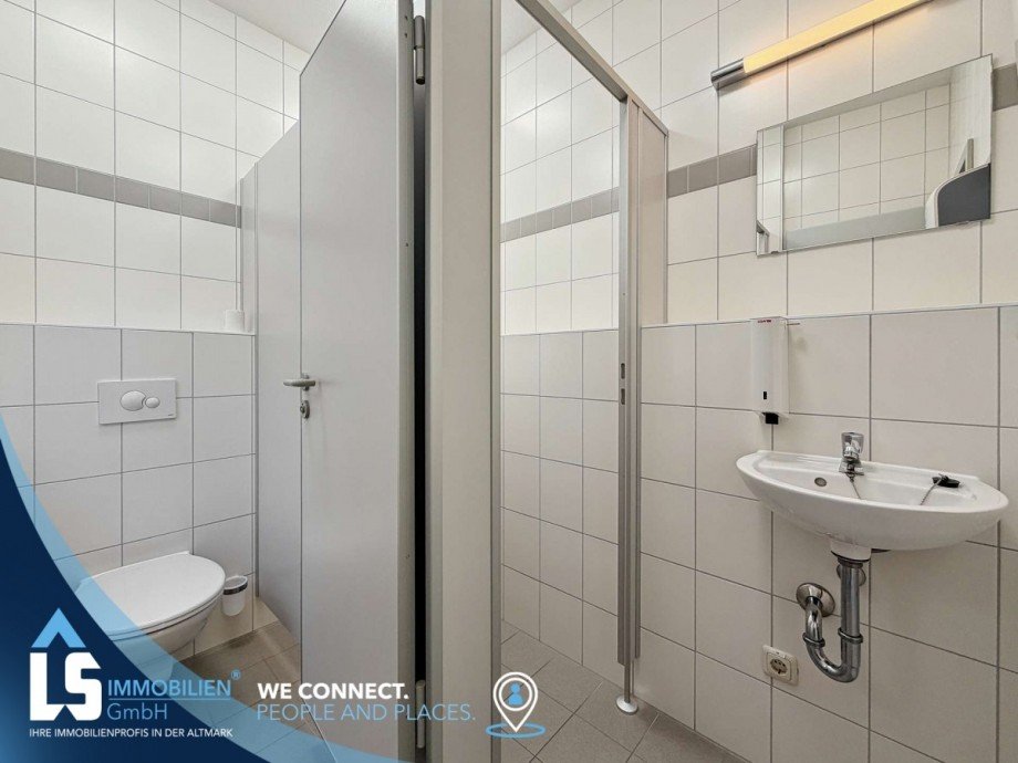 separate Toiletten f�r Damen und Herren B�rofl�che Stendal