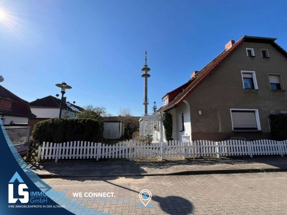 Hausansicht Doppelhaush�lfte Perleberg