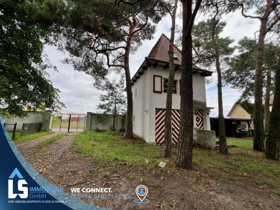 Turm mit Garage Haus Colbitz
