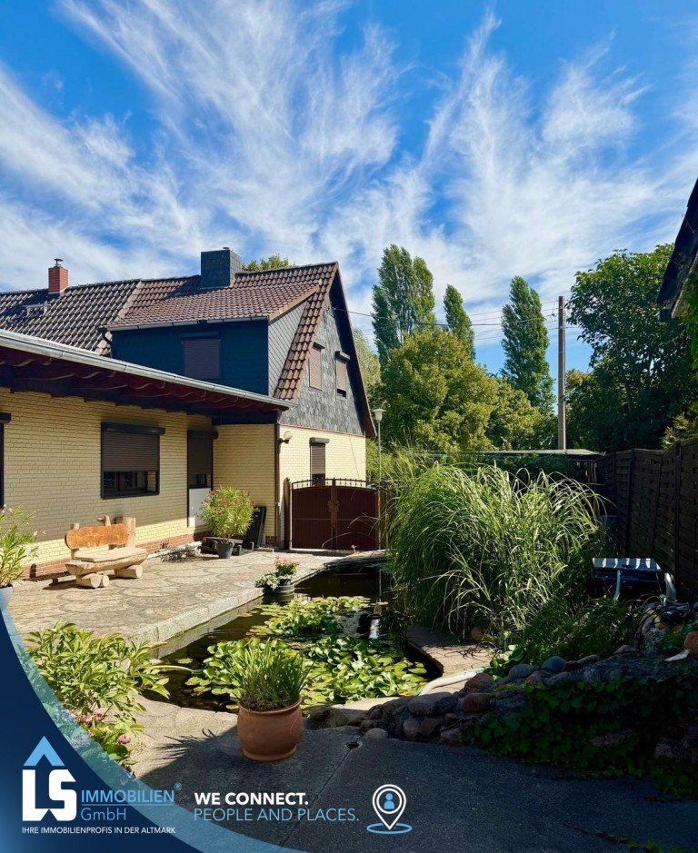 Au�enansicht Stendal Doppelhaush�lfte Exklusives Wohnen in begehrter Lage von Stendal - mit Pool, Koiteich und gro�z�gigem Grundst�ck