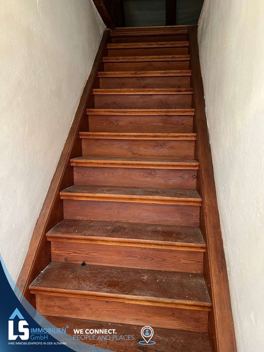 Treppe zum DG Einfamilienhaus Gro� Santersleben