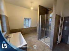 Bad OG 5 Zimmer und 3 B�der - Gro�z�gige, lichtstarke Maisonettwohnung mit Balkon und Stellplatz in Stendal