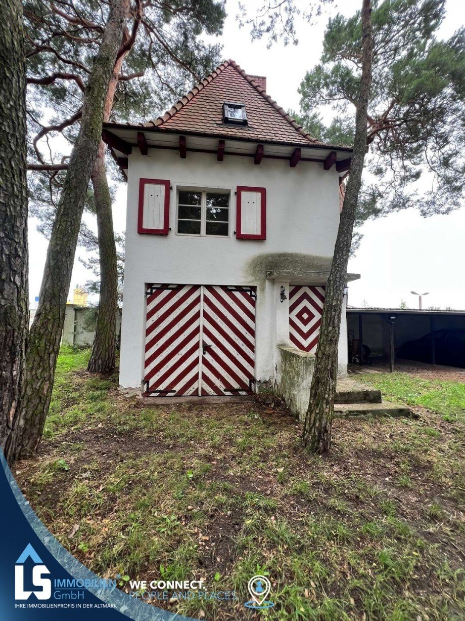 Turm mit Garage Haus Colbitz