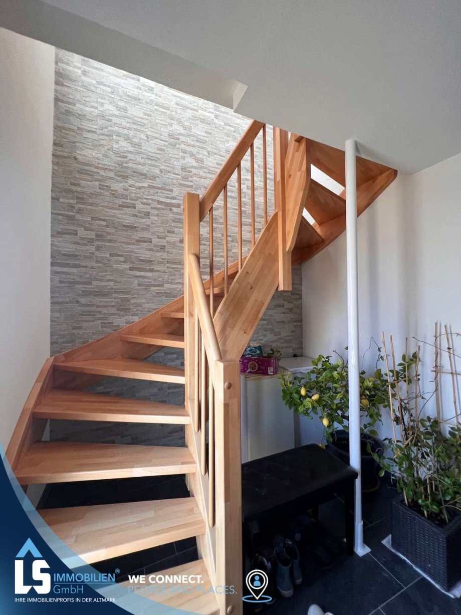 Treppe ins OG Doppelhaush�lfte Stendal