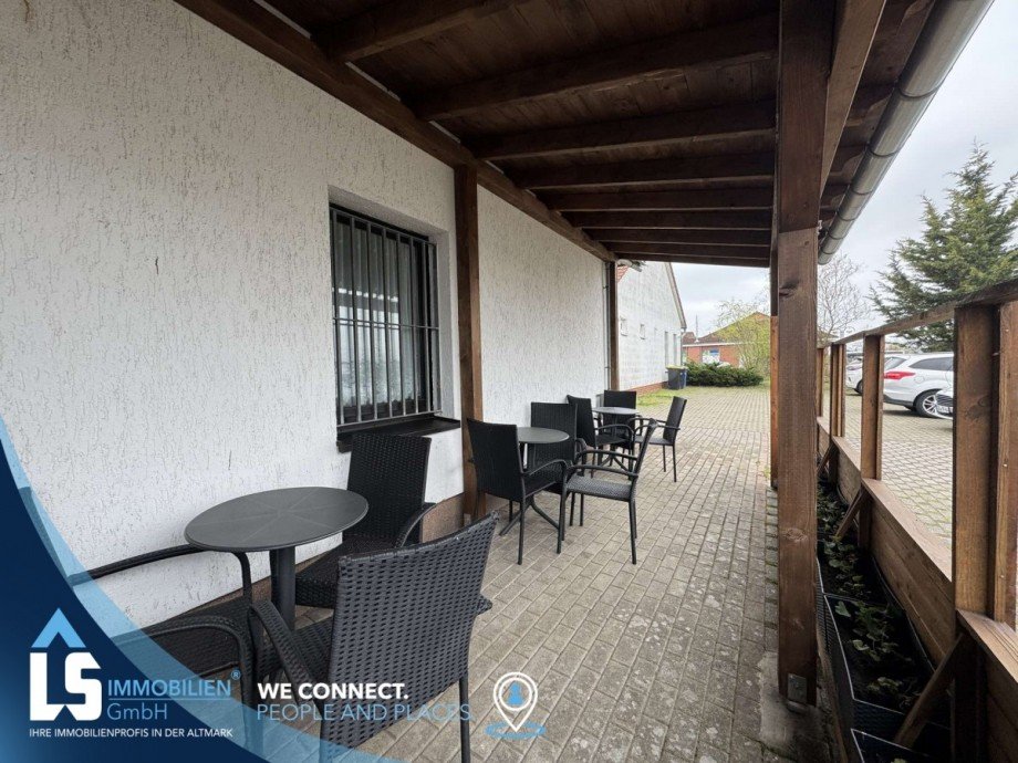 Sitzpl�tze auf der Terasse Ladenlokal Tangerh�tte