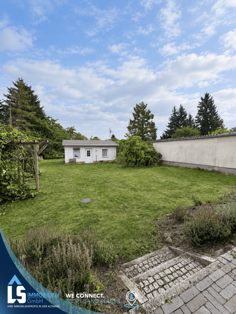 Blick in den Garten Einfamilienhaus Stendal