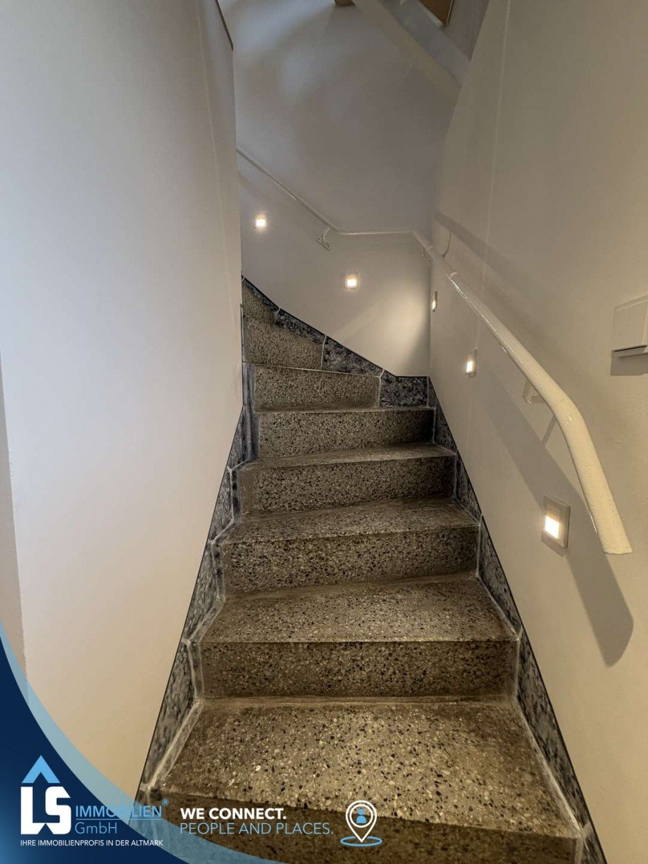 Keller Treppenhaus ins EG Doppelhaush�lfte Havelberg