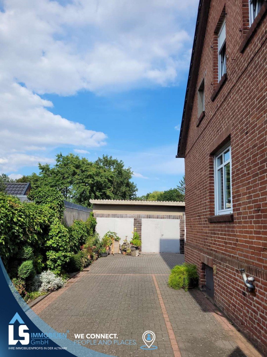 Hofeinfahrt Einfamilienhaus Osterburg (Altmark) OT Gladigau