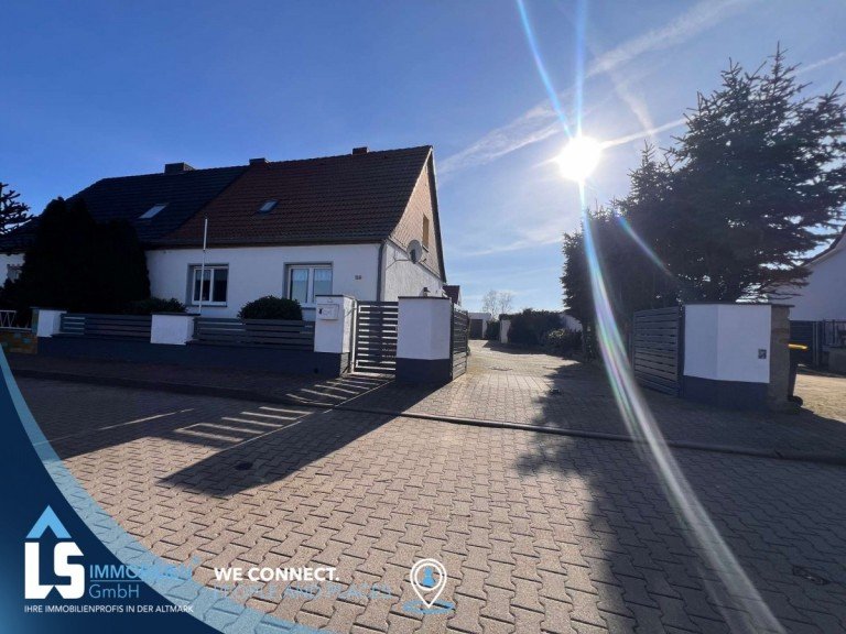 Hausansicht Kehnert Doppelhaush�lfte gro�z�gige Doppelhaush�lfte mit traumhaftem Ausblick