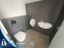WC Neuwertige Gewerbefl�che als Lager oder Werkstatt!