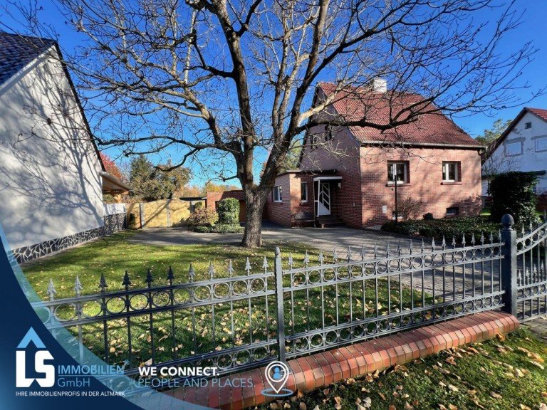 Hausansicht Ro�dorf Haus Haus mit traumhaftem Grundst�ck direkt am Ro�dorfer Kanal
